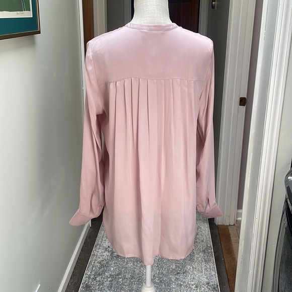 Vince silk blouse slightly sheer. - Picture 3 of 6